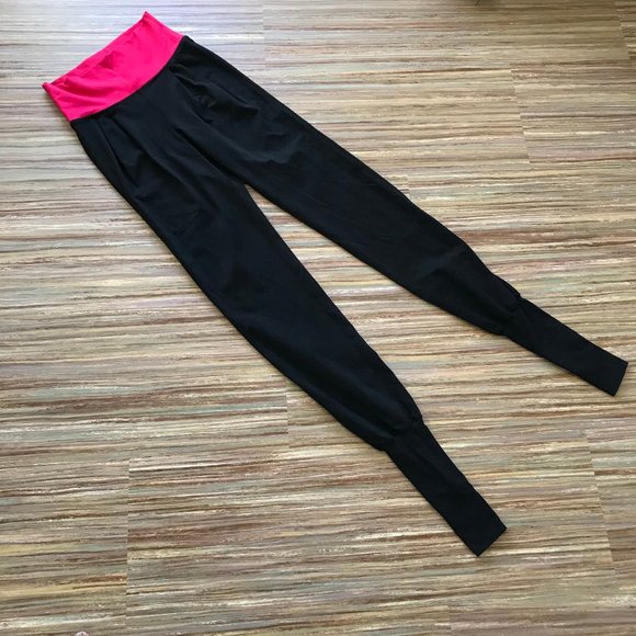 Lululemon Stir It Up Black & Pink Stirrup Pants w/ Pleated Waist Stirrup Joggers - Picture 12 of 12